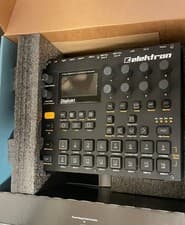 Elektron Digitakt Digital Drum Machine Sampler Groovebox Sequencer w/ Box